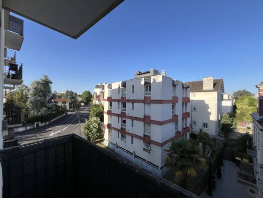 Appartement à vendre 129 000 € 3 pièces 2 chambres 62 m² 5 étages Pau 64000