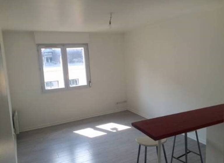 Appartement à louer 525 € 1 pièce 25 m²<br/>superficie 3/5<br/>étage Vieux Lille Lille 59000