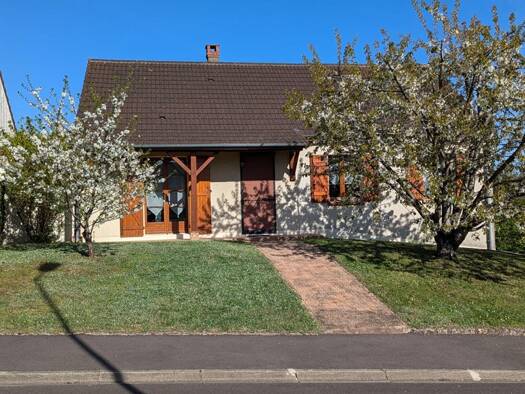 Maison de plain-pied à vendre 180 200 € 7 pièces 3 chambres 85,5 m² 648 m² de terrain Les Loges-Montapins Ouest Nevers 58000