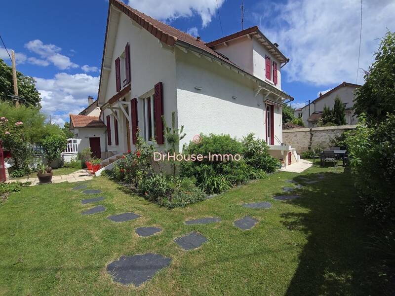 Maison à vendre, 121m², SAINT MAUR DES FOSSES