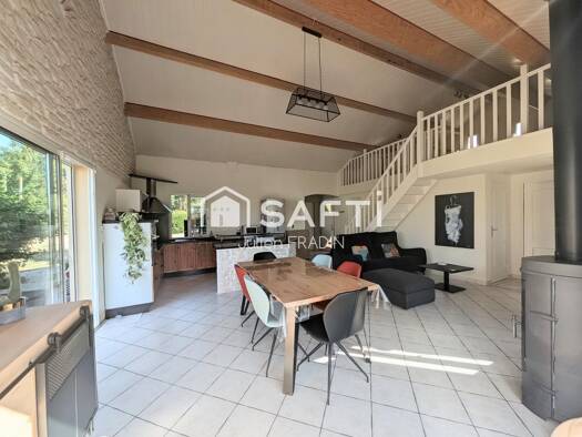 Maison à vendre 310 000 € 5 pièces 3 chambres 100 m² Les Champs Saint-Julien-de-Concelles 44450