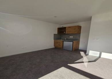 Appartement à louer 350 € 1 pièce 23 m² Dernier étage, Étage 1/1 disponible à partir du 17/06/2025 Rabière Joue les Tours 37300