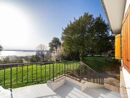 Maison à vendre 581 056 € 4 pièces 3 chambres 126 m² 7 310 m² de terrain Blaye 33390