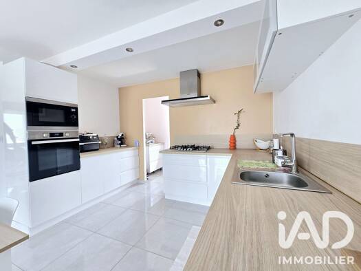 Maison à vendre 198 900 € 6 pièces 5 chambres 112 m² Douzy 08140