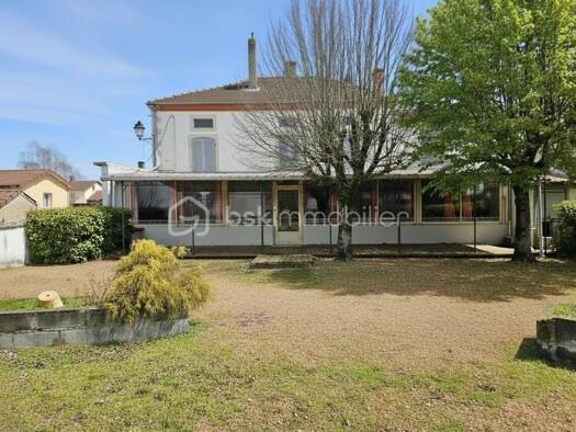 Immeuble à vendre 125 000 € 300 m² Marcigny 71110