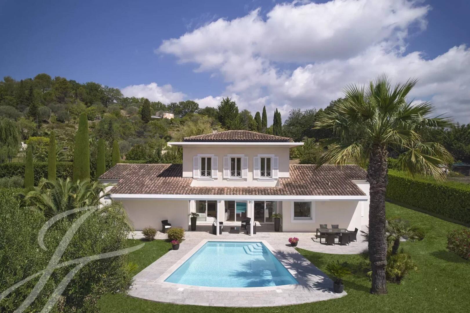 Maison à vendre, 250m², CHATEAUNEUF DE GRASSE