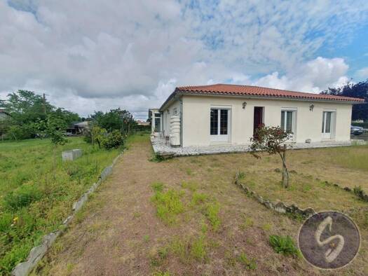 Maison de plain-pied à vendre 148 000 € 4 pièces 3 chambres 118 m² 2 261 m² de terrain Viennay 79200