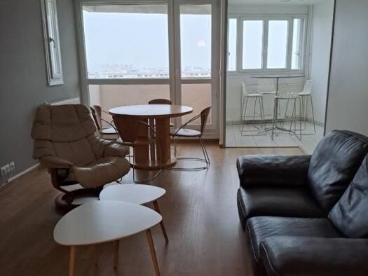 Appartement à louer 724 € 3 pièces 2 chambres 76 m² Étage 11/18 Colombiere Chalon-sur-Saône 71100