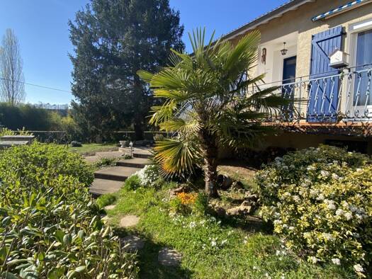 Maison à vendre 239 000 € 4 pièces 2 chambres 110 m² 1 208 m² de terrain Anglars-Juillac 46140