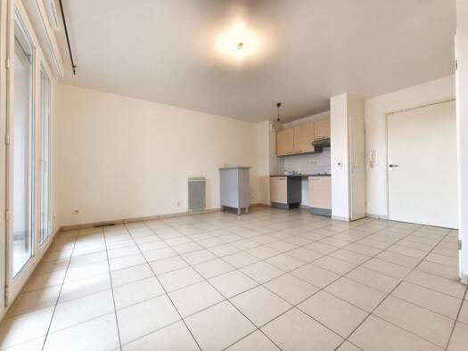 Appartement à vendre 159 000 € 2 pièces 1 chambre 44 m² Étage 1/3 Saint-Priest 69800