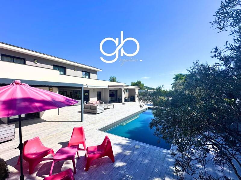 Maison à vendre, 325m², SAINT CLEMENT DE RIVIERE