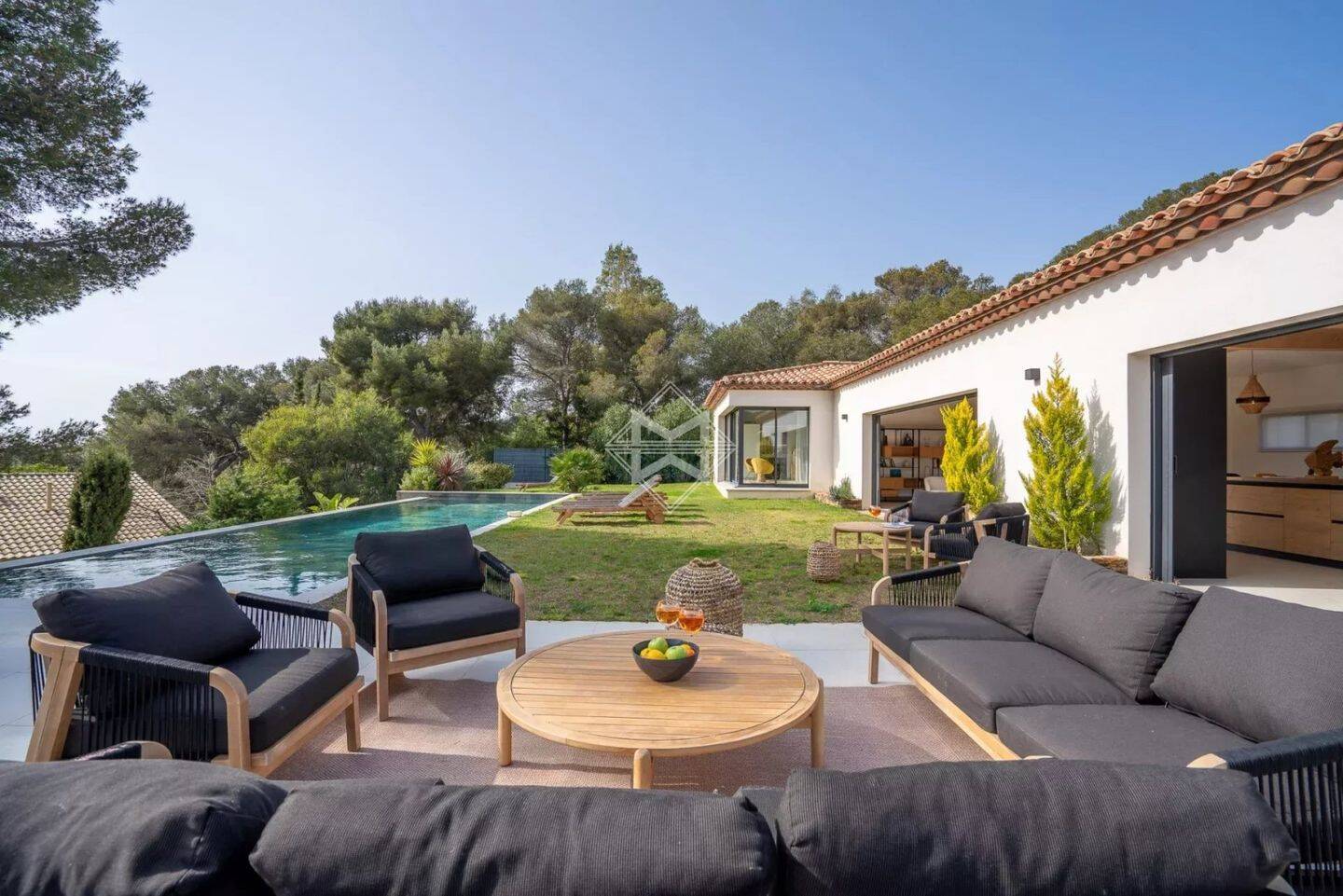 Maison à vendre, 350m², LA CROIX VALMER