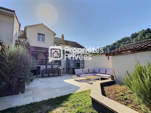 Maison à vendre 430 000 € 7 pièces 5 chambres 165,57 m² 606 m² de terrain Vesone Périgueux 24000