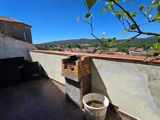 Maison à vendre 209 900 € 5 pièces 2 chambres 170 m² 180 m² de terrain Centre Vieille Ville Brignoles 83170