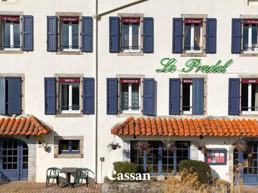 Boutique à vendre 299 999 € 580 m² de surface de vente Saint-Étienne-Cantalès 15150