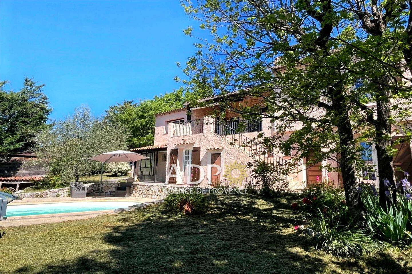Maison à vendre, 138m², SAINT VALLIER DE THIEY