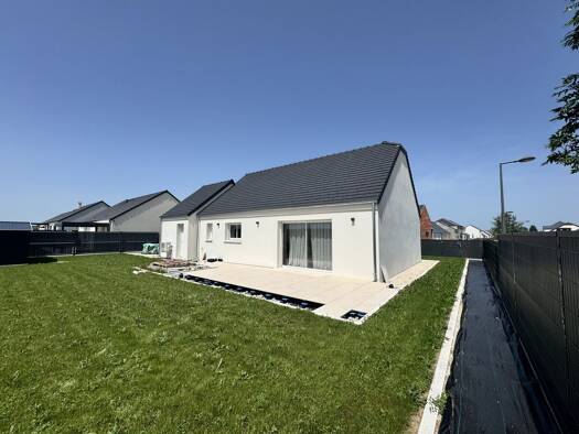 Maison de plain-pied à vendre 219 900 € 3 pièces 2 chambres 80 m² 498 m² de terrain Beaugency 45190