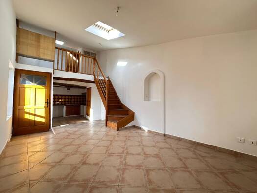Duplex à louer 650 € 2 pièces 1 chambre 50 m² Étage 3/3 Salernes 83690