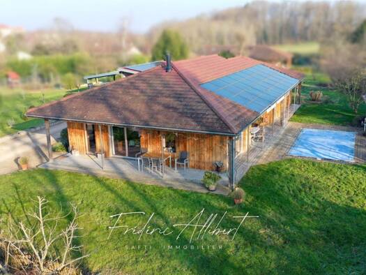 Chalet à vendre 420 000 € 5 pièces 3 chambres 148 m² 1 624 m² de terrain Cuisery 71290