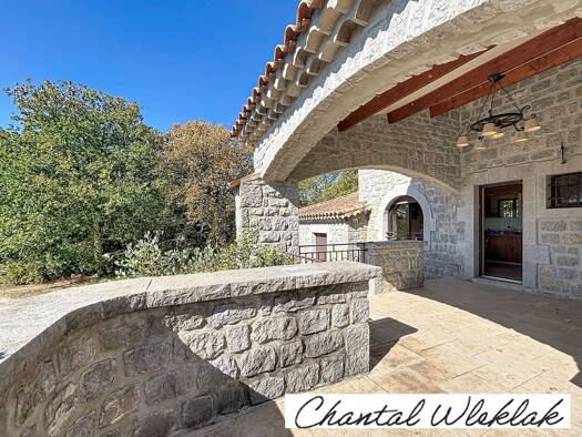 Maison à vendre 443 000 € 5 pièces 3 chambres 136 m² 4 025 m² de terrain Saint-Alban-Auriolles 07120