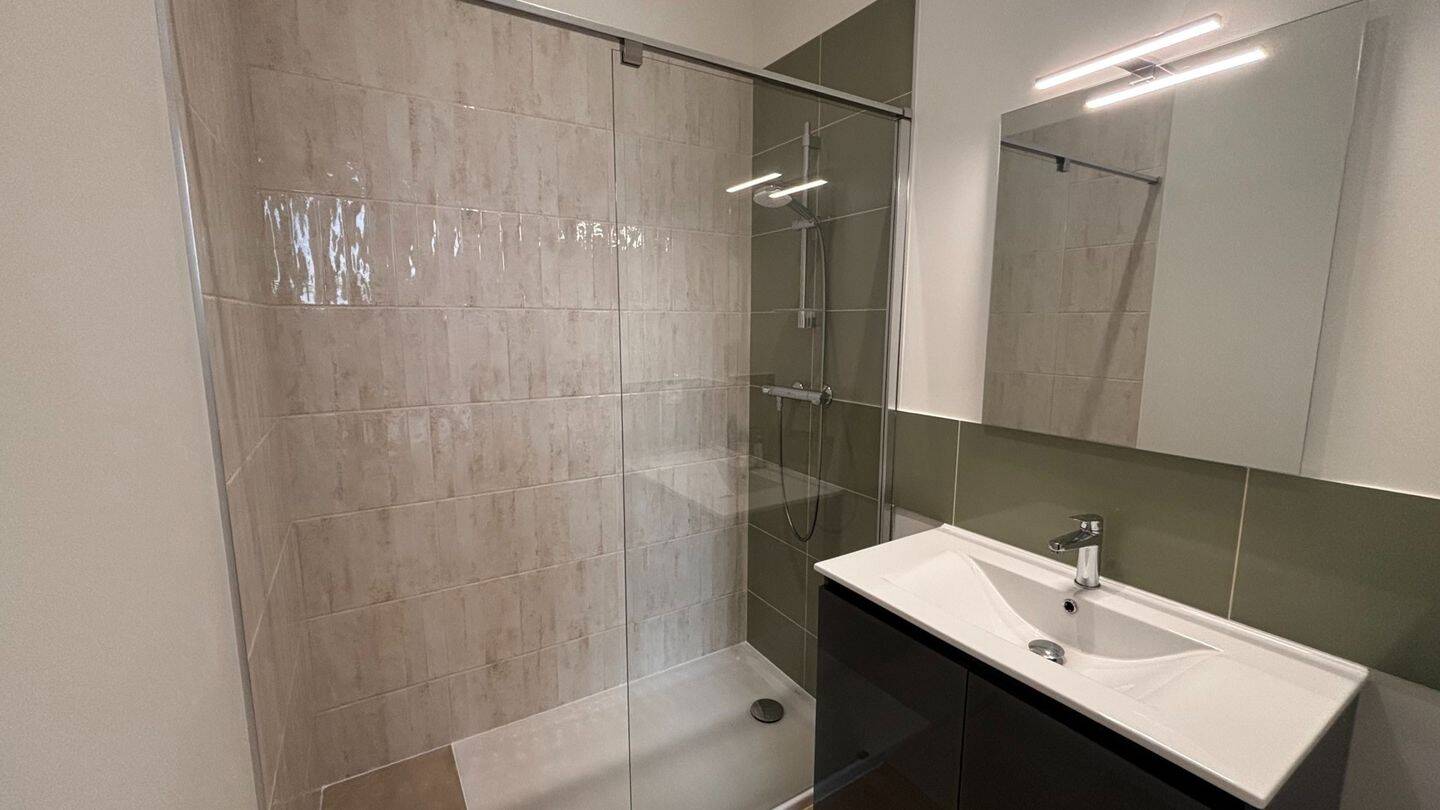 CHAMBRE MEUBLEE AVEC SALLE D'EAU COLIVING — 3