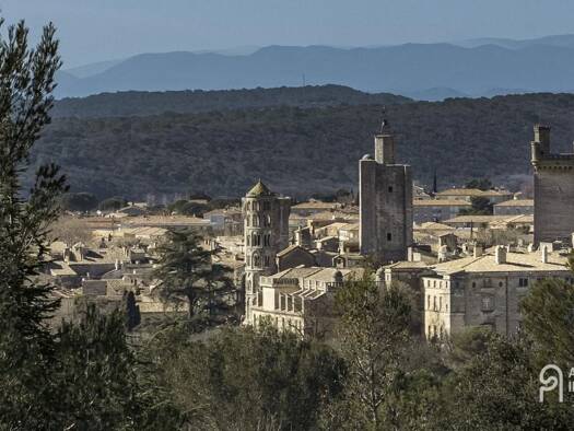 Espace bureau à vendre 460 000 € 150 m² de bureaux Centre Ouest Uzès 30700
