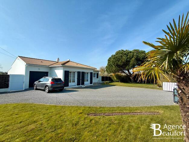 Maison de plain-pied à vendre 259 700 € 5 pièces 3 chambres 96 m² 1 344 m² de terrain Givrand 85800