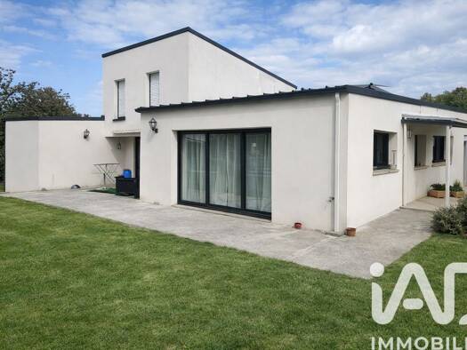 Maison de plain-pied à vendre 474 000 € 7 pièces 4 chambres 160 m² 803 m² de terrain Landaul 56690