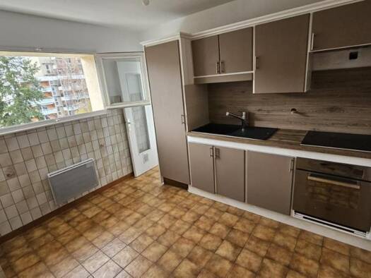 Appartement à vendre 346 500 € 4 pièces 3 chambres 64,77 m² RDC Annecy 74000
