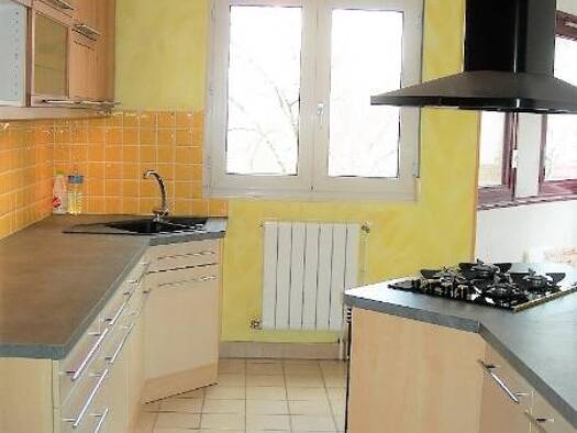 Appartement à louer 841 € 3 pièces 2 chambres 68 m² 2ème étage Gerland Lyon 7ème arrondissement 69007