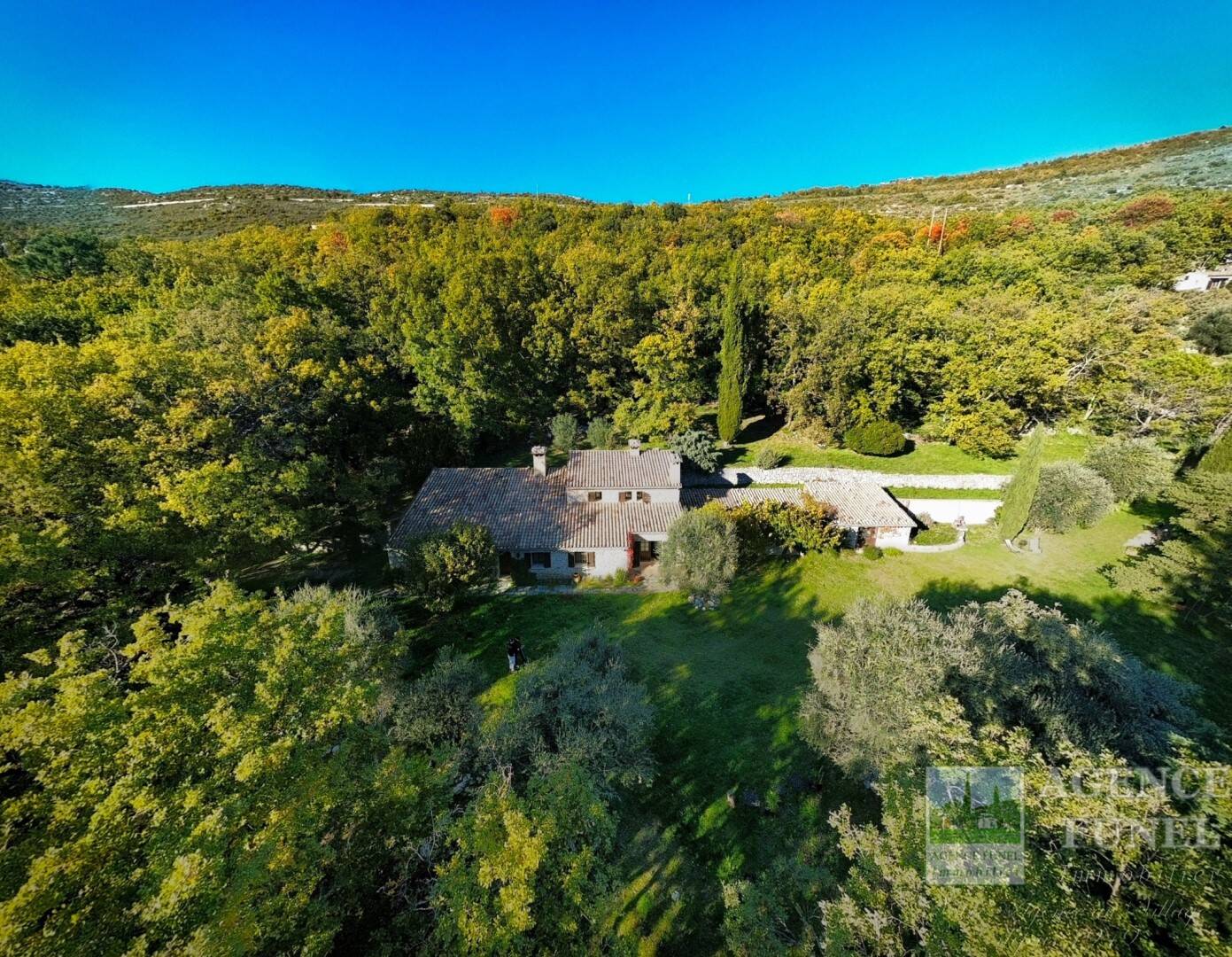Maison à vendre, 150m², SAINT VALLIER DE THIEY