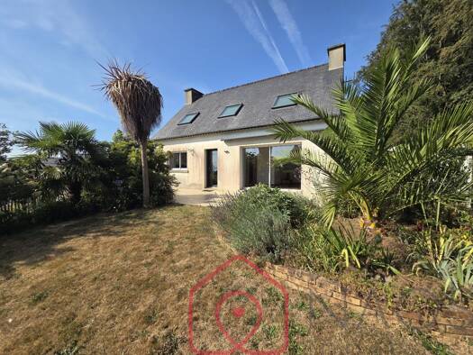 Maison à vendre 265 000 € 6 pièces 4 chambres 115 m² 831 m² de terrain Bourbriac 22390
