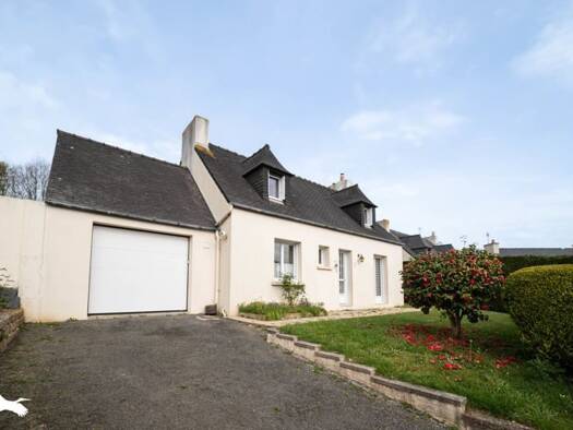 Maison de plain-pied à vendre 231 440 € 5 pièces 4 chambres 97 m² 534 m² de terrain Saint-Martin-des-Champs 29600