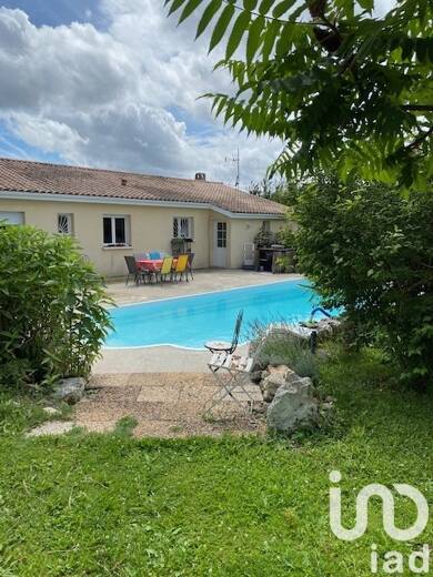 Maison de plain-pied à vendre 232 000 € 4 pièces 3 chambres 123 m² 1 373 m² de terrain Singleyrac 24500
