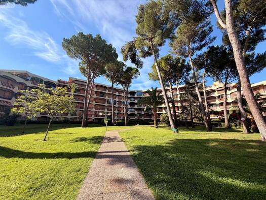 Appartement à vendre 148 000 € 1 pièce 20,16 m² RDC Le Centre Ville Mandelieu-la-Napoule 06210