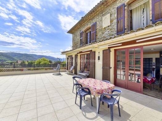 Maison à vendre 365 000 € 7 pièces 4 chambres 158 m² 497 m² de terrain Beauchastel 07800
