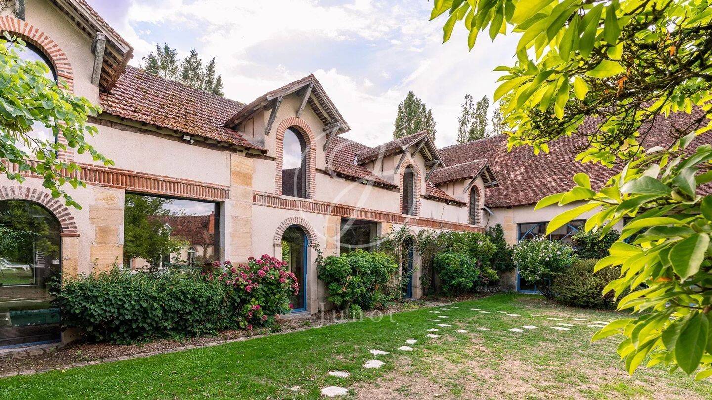 Maison à vendre, 1036m², BOURGES