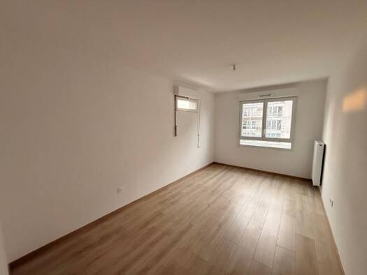 Appartement à louer 670 € 2 pièces 1 chambre 42 m² 2ème étage Cheminots-Acacias-Faubourg de Lille Valenciennes 59300