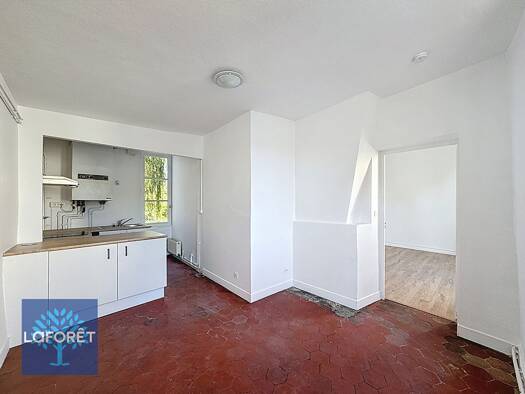 Appartement à louer 730 € 2 pièces 1 chambre 39 m² Étage 1/2 Rive Droite-Apport Paris Gare Corbeil-Essonnes 91100