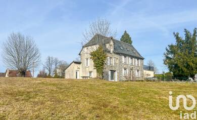 Maison à vendre 215 000 € 9 pièces 8 chambres 181 m² 2 921 m² de terrain Taussac 12600