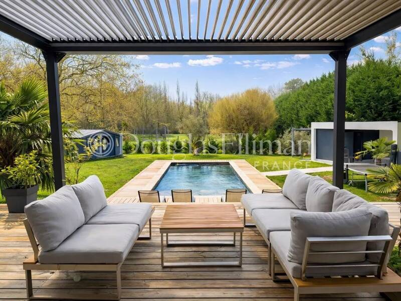 Maison à vendre, 186m², LEOGNAN