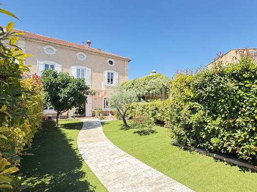 Maison à vendre 470 000 € 6 pièces 4 chambres 185 m² 305 m² de terrain Centre Monteux 84170