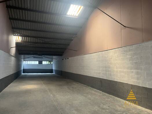 Entrepôt à vendre 106 000 € 240 m² d'espace de stockage Jardins des Grottes Cambrai 59400