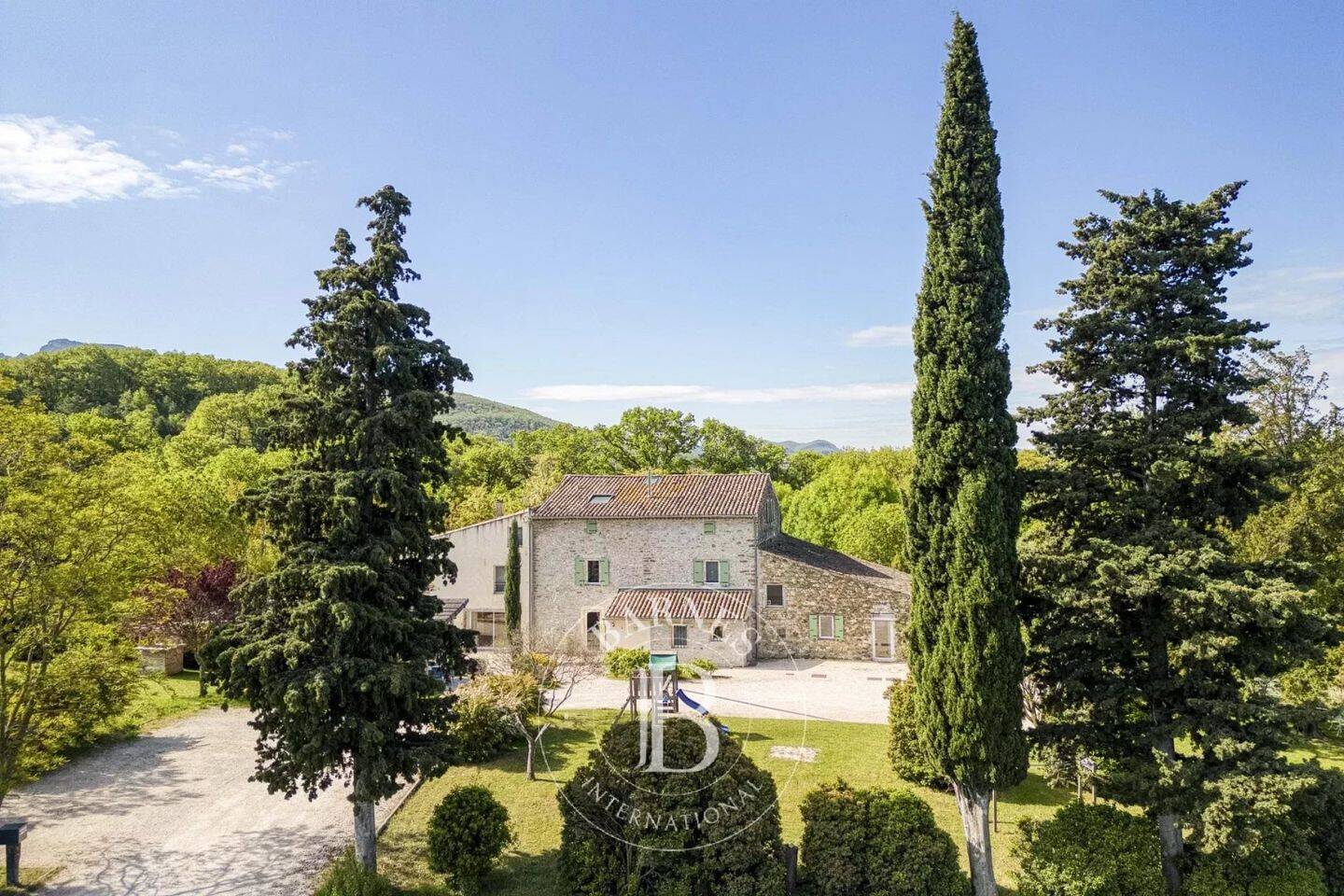 Maison à vendre, 750m², LA BEGUDE DE MAZENC