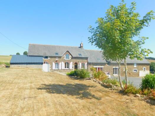 Maison à vendre 324 900 € 6 pièces 4 chambres 169 m² 4 791 m² de terrain La Chapelle-Fleurigné 35133