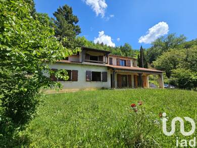Maison à vendre 219 500 € 5 pièces 4 chambres 137 m² 2 688 m² de terrain Saint-Céré 46400