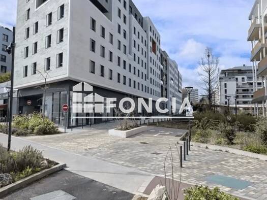 Parking à louer 75 € 7 m² Zone d'Activité Vélizy-Villacoublay 78140