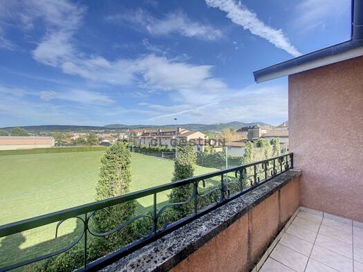 Appartement à louer 805 € 3 pièces 2 chambres 70 m² Étage 2/2 Les Perouses-Triangle d'Activité Ambérieu-en-Bugey 01500