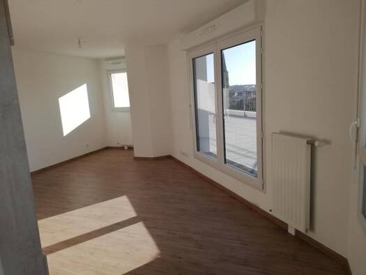 Appartement à louer 679 € 2 pièces 1 chambre 45 m² 3ème étage Hôtel de Ville Couëron 44220