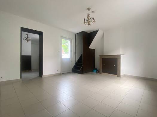 Maison à louer 500 € 2 pièces 1 chambre 43 m² 54 m² de terrain Beau Marais-Gare-Lafayette Béthune 62400